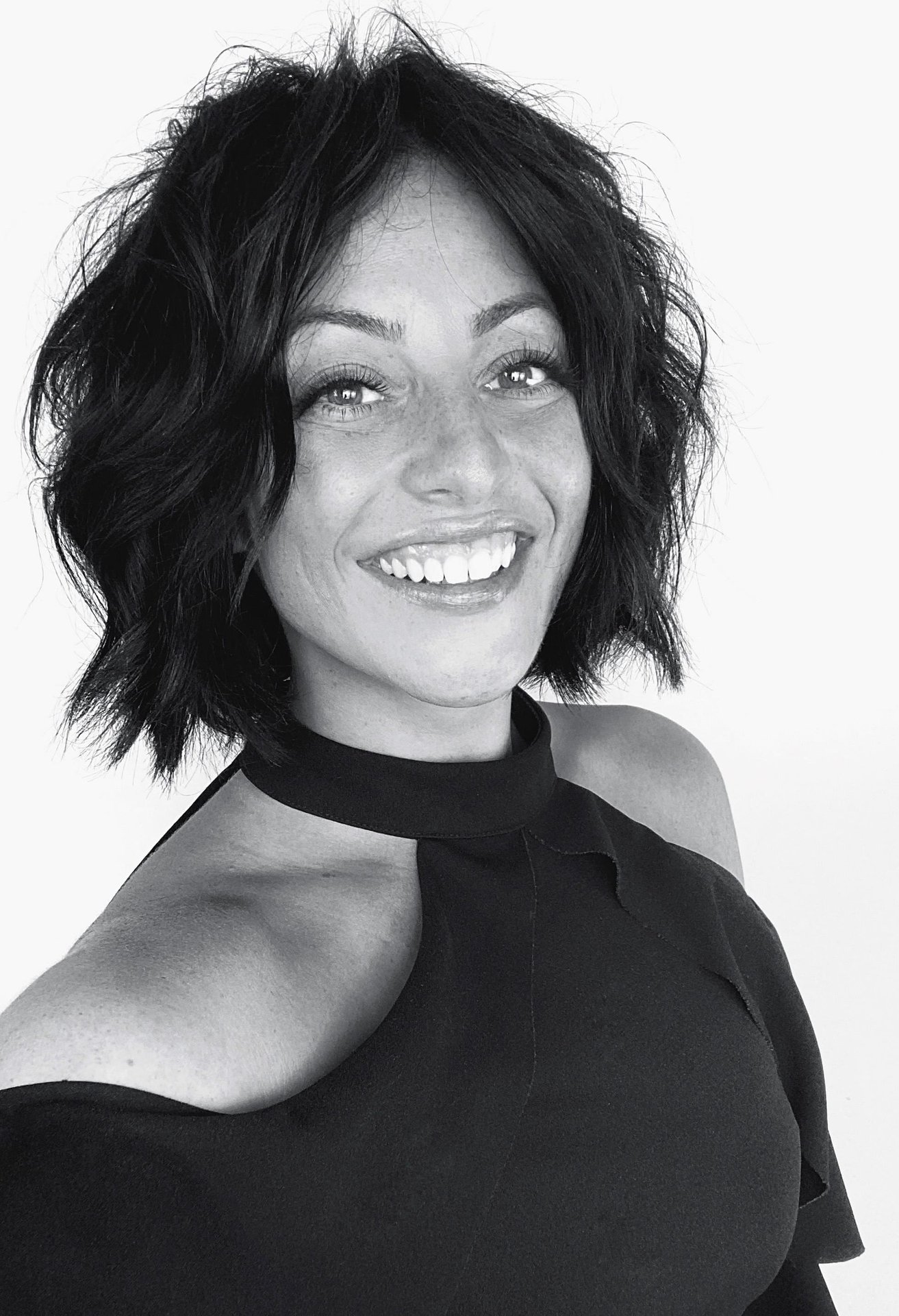 Reanna Cochrane 2021 Headshot min
