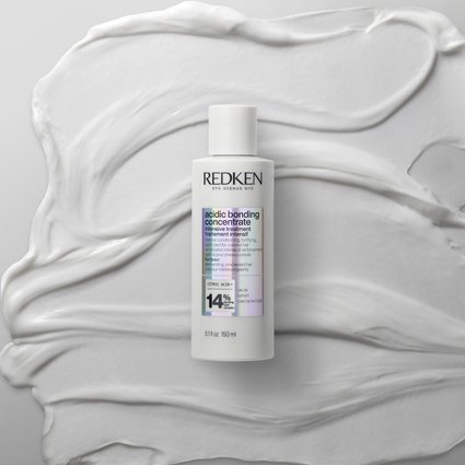 Redken Acidic Bonding Concentrate Intensive Treatment Texture Flatlay