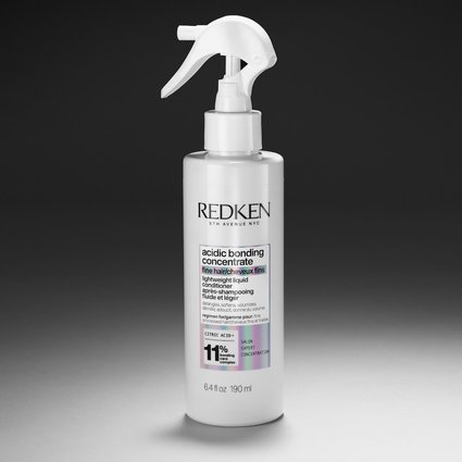 Redken Acidic Bonding Concentrate Lightweight Conditioner Still