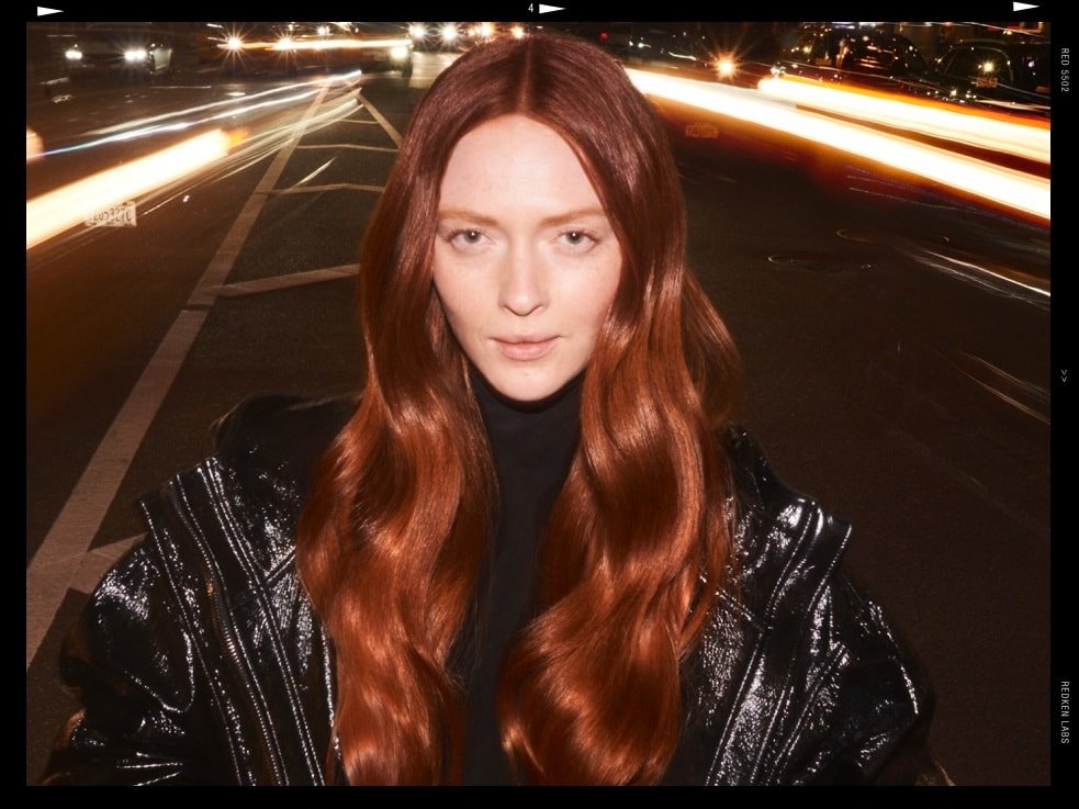 Redken 2025 Acidic Color Gloss Gloss in Mask
